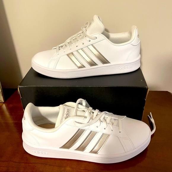 adidas Shoes - Women’s Adidas Grand Court Base size 8